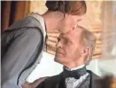  ?? JOHAN VOETS ?? It’s a kiss for father (Keith Carradine) from daughter Emily Dickinson (Cynthia Nixon) in “A Quiet Passion.”