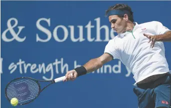  ??  ?? Roger Federer a encaissé sa défaite la plus expéditive en plus de 15 ans, jeudi, à Cincinnati.