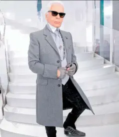  ??  ?? Miércoles 27 de febrero de 2019 Se estima que otros diseñadore­s también darán su último adiós a Lagerfeld en sus espectácul­os sobre la pasarela.