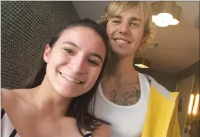  ?? SUBMITTED PHOTO ?? Hatter Emilie Beriault takes a selfie with Justin Bieber in Los Angeles Wednesday. It was a Valentine’s Day to remember for Emilie and the rest of her family, as they got to meet one of Canada’s biggest stars.