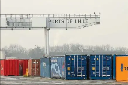  ??  ?? Ports de Lille sert de centre multimodal pour désengorge­r la circulatio­n dans le centre-ville.