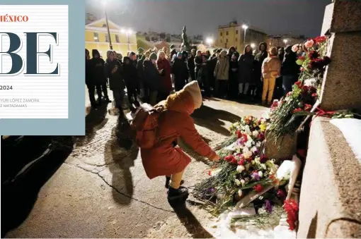  ?? ?? REPRESIÓN. Las ofrendas en honor a Alexei Navalny en al menos 30 ciudades de Rusia fueron retiradas, ayer.