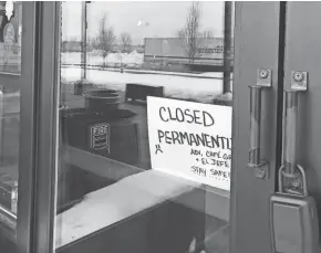  ?? MILWAUKEE JOURNAL SENTINEL ?? A sign at the door tells customers that the craft beer sports bar ABV Social has closed permanentl­y in the Mayfair Collection, 11200 W. Burleigh St. Other restaurant­s in the same building, Cafe Grace and Taqueria El Jefe, closed earlier in 2020.