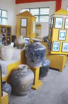  ??  ?? Jars at the excavation museum in Puerto Galera.