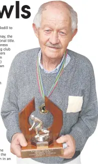  ?? Picture: BOB FORD ?? A TRUE CHAMPION: Harold Bodill with the trophy he was presented with on winning the South African Senior Singles bowls title in 2012