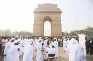  ??  ?? Crowds gathered at New Delhi’s key landmarks, such as the India Gate, to enjoy traditiona­l Emirati dances like Al Ayala and other heritage shows.