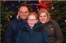  ??  ?? Jeffrey, Andrea og Anette Brunsman ønsker venner og familie en god jul.