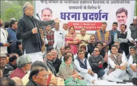  ??  ?? CM Ashok Gehlot addresses a protest meeting organised by the state Congress against the Citizenshi­p (Amendment) Bill, 2019, at Jaipur’s Gandhi Circle on Wednesday. HIMANSHU VYAS/HT PHOTO