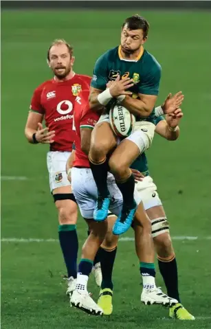  ?? (Getty) ?? Handre Pollard of South Africa Springboks catches the ball