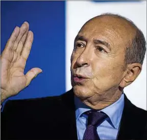  ??  ?? Gérard Collomb est accusé de vouloir continuer à gérer son ancienne ville.