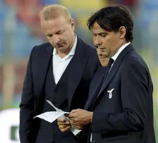  ??  ?? Protagonis­ti
A sinistra il direttore sportivo della Lazio Igli Tare, 46 anni, con il tecnico Simone Inzaghi, 44