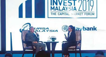  ?? [FOTO MOHAMAD SHAHRIL BADRI SAALI /BH] ?? Dr Mahathir ketika sesi soal jawab bersama Pengerusi Bursa Malaysia, Datuk Shireen Ann Zaharah Muhiudeen selepas menyampaik­an ucaptama pada Invest Malaysia 2019, di Kuala Lumpur, semalam.