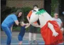  ?? LEAH MCDONALD - ONEIDA DAILY DISPATCH ?? The city of Oneida holds its annual Memorial Day ceremony and parade on Friday, May 25, 2018.