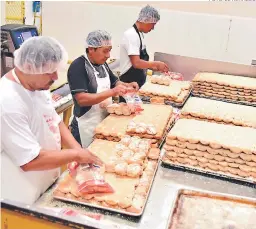  ?? FOTO: EL HERALDO ?? Entre el malestar de algunos capitalino­s, el tamaño del pan puede ser afectado ante el aumento del costo de los insumos.