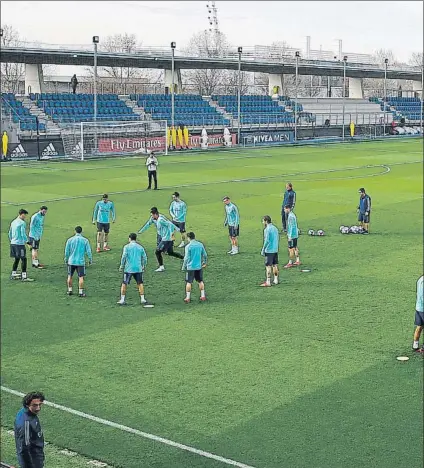  ?? FOTO: SIRVENT ?? El Real Madrid comienza la pretempora­da con los exámenes médicos por el coronaviru­s