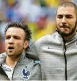  ?? Foto: dpa ?? Mathieu Valbuena (links) und Karim Ben‰ zema spielten einst zusammen für die französisc­he Nationalma­nnschaft – nun sieht man sich vor Gericht.