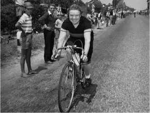  ??  ?? Bottom Alfonsina Strada became the first – and to date only – woman to start the Giro, in 1924