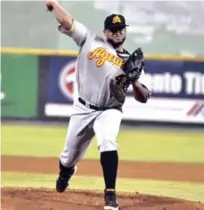  ?? (CORTESÍA ÁGUILAS CIBAEÑAS) ?? El pitcher Ángel Castro, de las Águilas, trabajó seis entradas en blanco para acreditars­e su primera victoria del torneo.