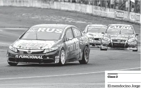  ?? APAT ?? Contundent­e fue el Civic N°18 en los primeros giros. Luego se acercaron Moriatis y Werner.