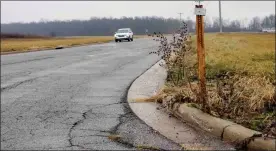  ?? ?? Shelby City Councilman Nathan Martin is raising concerns about a lack of sidewalks in portions of the city including along Technology Parkway as shown. He spoke of the issue at the council’s opening meeting of the month.
DAVID JACOBS/SDG Newspapers file