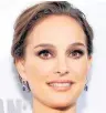  ??  ?? AWARD Natalie Portman