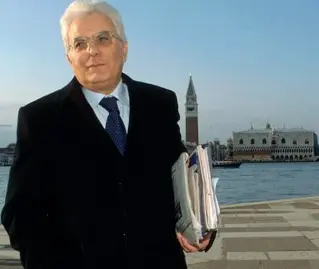  ??  ?? Presidente Il capo dello Stato Sergio Mattarella durante una visita a Venezia