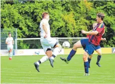  ?? SZ-FOTO: MAS ?? Kirchen (weiß) trennt sich von Betzenweil­er 0:0.