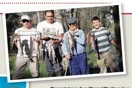  ??  ?? El marplatens­emarplaten­se JuanJuan ManuelManu­el MartínezMa­rtínez luce orgulloso una buena barracuda pescada haciendo kayak fishing en Fort Lauderdade, Florida, EE.UU., durante sus vacaciones.