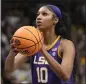  ?? DARRON CUMMINGS — AP ?? LSU’S Angel Reese will visit the White House today after initially saying she’d rather visit with Obama and his wife.