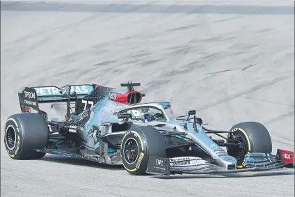  ?? FOTO: M. MONTILLA ?? Bottas, ganador en 2019 del GP de Azerbaiyán. La carrera de Bakú del 7 de junio fue ayer la última en caer del calendario