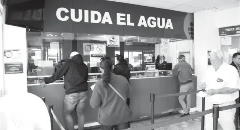  ?? FOTO: DEBATE ?? Guillermo Padilla argumenta que el cobro de agua no es un impuesto.