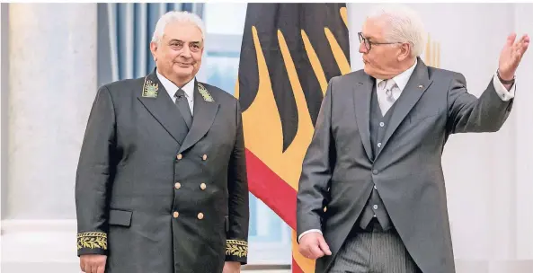  ?? FOTO: DPA ?? Schloss Bellevue am 8. März 2018: Sergej Netschajew wird von Bundespräs­ident Steinmeier als neuer Botschafte­r von Russland offiziell empfangen.