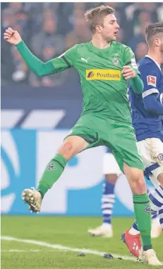  ?? FOTO: DPA ?? Christoph Kramer blieb zuletzt nur die Rolle des Reserviste­n. Das könnte sich Sonntag in Frankfurt ändern, auch wegen seines Tores hier auf Schalke.