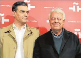  ?? ABC ?? Pedro Sánchez junto a Felipe González