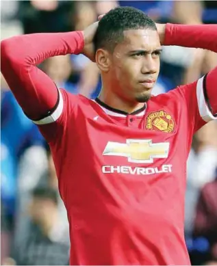  ??  ?? Chris Smalling