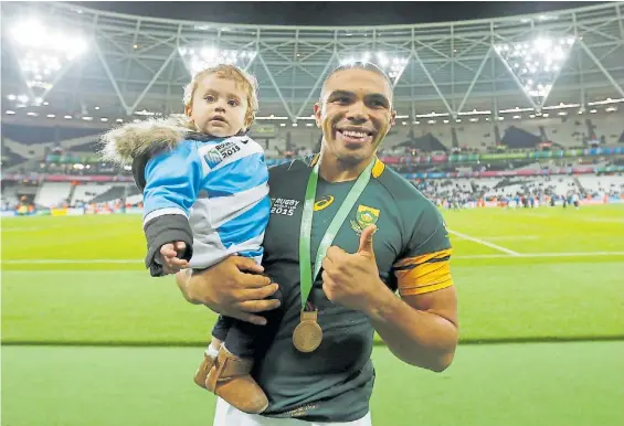  ?? REUTERS ?? Amigos son los amigos. “A los sudafrican­os nos gusta mucho el rugby argentino y también su gente”, le dijo Bryan Habana a Clarín.