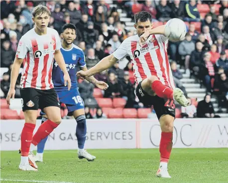  ?? ?? Bailey Wright playing for Sunderland against Ipswich.