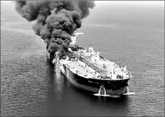  ?? Foto: AFP ?? • Un buque fue atacado cerca del estrecho de Ormuz, una de las principale­s rutas de transporte de crudo.