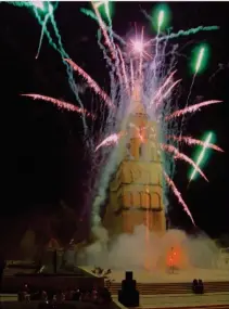  ??  ?? L’embrasemen­t du clocher, en clôture de trois jours de fête, se tiendra le dimanche 11 juin, aux alentours de 22 h.