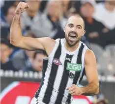  ?? AAP Picture: MICHAEL KLEIN ?? UNSTOPPABL­E: Steele Sidebottom was best afield, finishing with 35 disposals and three goals for the Magpies.