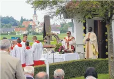  ?? SZ-FOTO: KHB ?? Viele Gläubige kamen zur Feier zur Marienkape­lle.