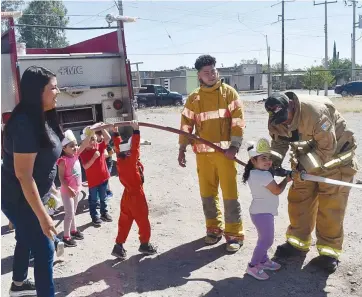  ?? ?? los pequeñines divirtiénd­ose en la actividad