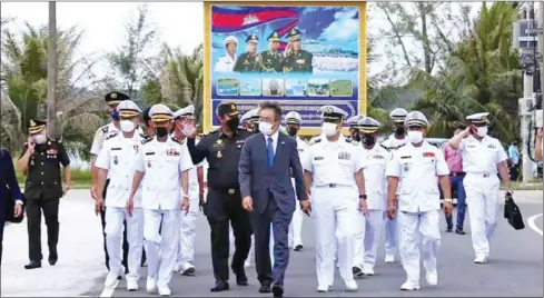  ?? NAVAL BASE SECRETARIA­T ?? Japanese ambassador to Cambodia Masahiro Mikami and the navy delegation visit Ream Naval Base on Wednesday.