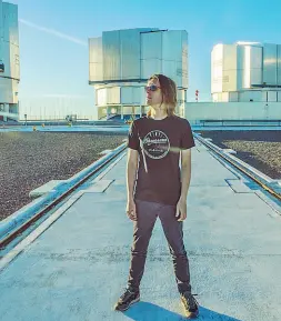  ??  ?? Progressiv­e Steven Wilson, 50 anni, presenta i brani di «To the Bone»