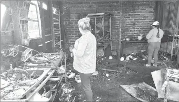  ?? KOQ ?? Incendio dejó en escombros una vivienda en el sector Mutualista Azuay II, en la ciudad de Cuenca.