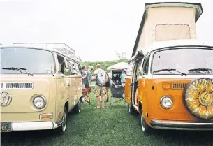  ?? OK MCCAUSLAND PHOTOS NEW YORK TIMES ?? Volkswagen buses in the parking lot of Hershey Park, in Hershey, Penn.