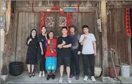  ?? YE ZHIYU / FOR CHINA DAILY Above: Below: PHOTOS BY SHI SHAOMING / FOR CHINA DAILY ?? Top: Liu Tao (left) holds an interview at home in Baisha town, Guangxi Zhuang autonomous region. Liu (third from left) poses for a photo with fans. A view of the Yulong River in Yangshuo, Guangxi Zhuang autonomous region.