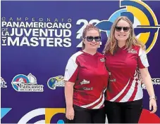  ?? PETERBOROU­GH ARCHERS PHOTO ?? Jess Ashton, left, and Amelia Gagné are pictured at the Masters Pan American Championsh­ips.