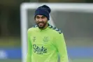  ?? McArdle/Everton FC/Getty Images ?? Dominic Calvert-Lewin preparing for Everton’s latest game. Photograph: Tony
