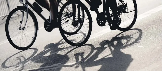  ?? Foto: Maurizio Gambarini/dpa ?? Wer zum Fahrrad greift, kommt in den Genuss gleich mehrerer Vorteile – an erster Stelle für die Gesundheit.
